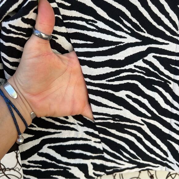 Chicos Zebra black white woven canvas tapestry blazer jacket Zipper front Size 0 - Picture 5 of 7
